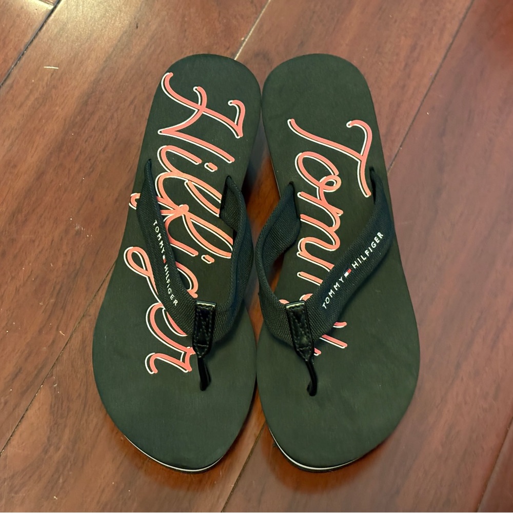 Tommy Hilfiger Black Wedge Flip Flops Women's 10